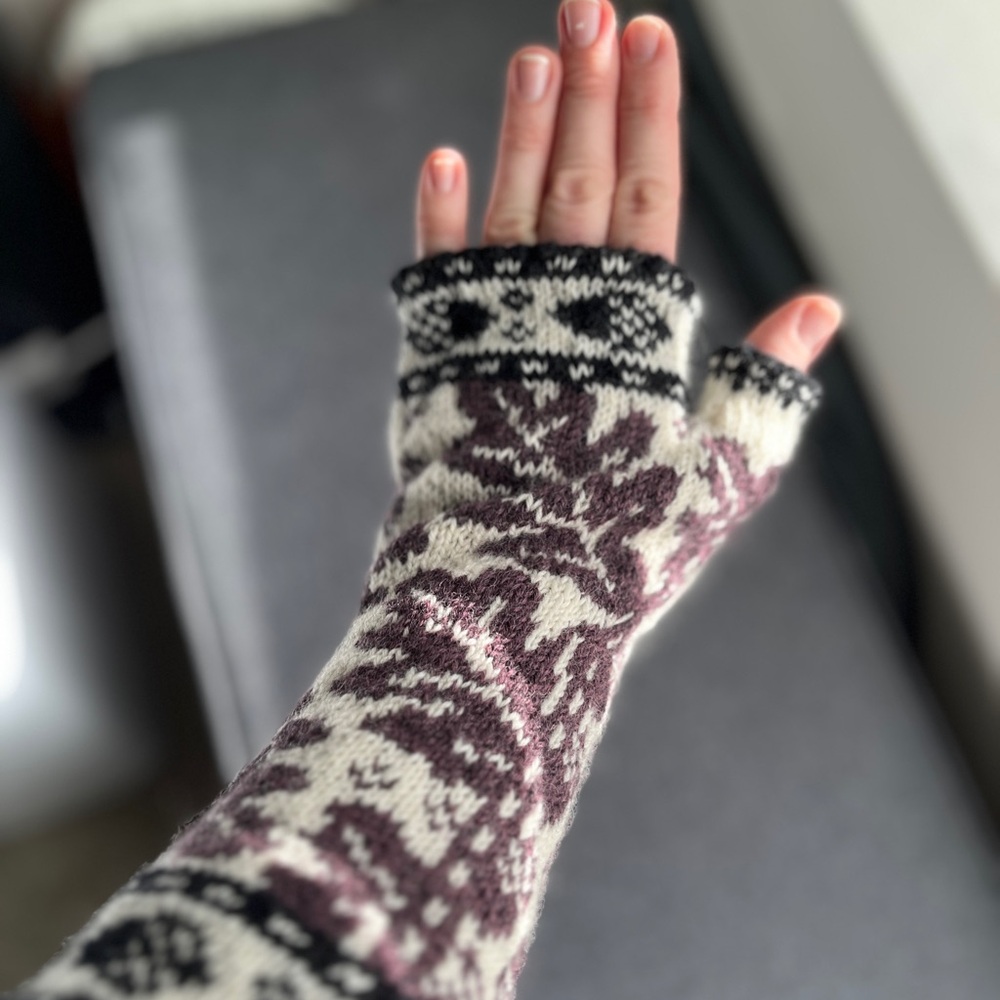 Nordic Patterned Fingerless Gloves size M-L - Picture 3 of 3